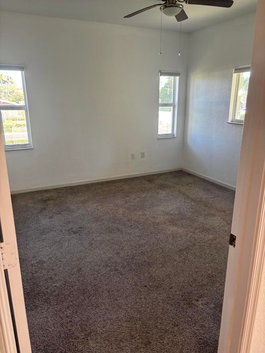 For Rent: $1,900 (3 beds, 2 baths, 1374 Square Feet)