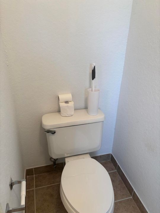 For Rent: $1,900 (3 beds, 2 baths, 1374 Square Feet)