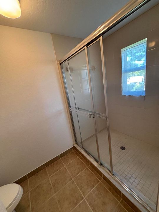 For Rent: $1,900 (3 beds, 2 baths, 1374 Square Feet)