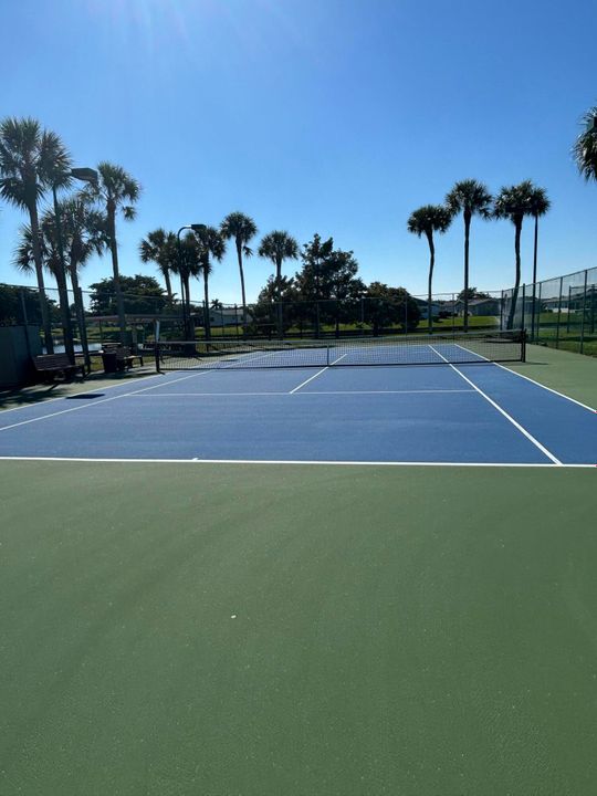 For Rent: $1,900 (3 beds, 2 baths, 1374 Square Feet)