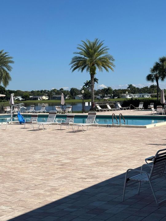 For Rent: $1,900 (3 beds, 2 baths, 1374 Square Feet)