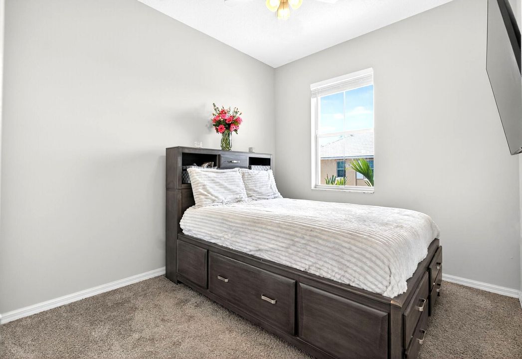 For Sale: $549,000 (4 beds, 2 baths, 1938 Square Feet)