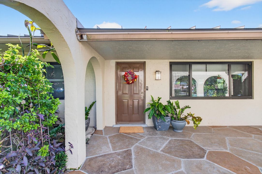 Active With Contract: $729,900 (3 beds, 2 baths, 1416 Square Feet)