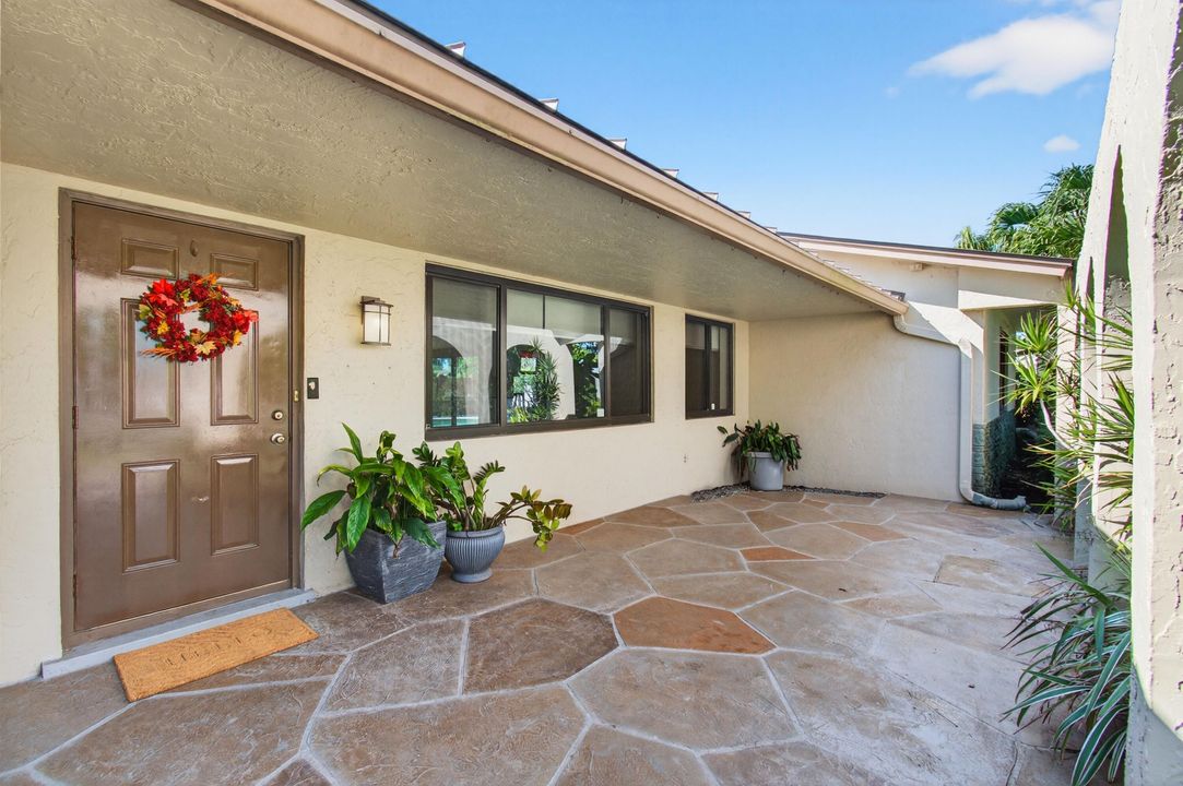 Active With Contract: $729,900 (3 beds, 2 baths, 1416 Square Feet)