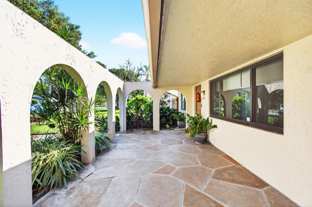 Active With Contract: $729,900 (3 beds, 2 baths, 1416 Square Feet)