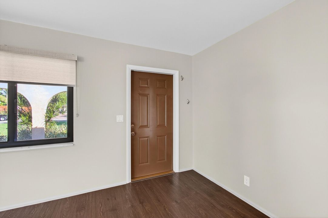 Active With Contract: $729,900 (3 beds, 2 baths, 1416 Square Feet)