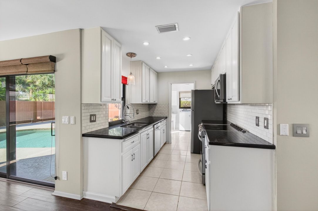 Active With Contract: $729,900 (3 beds, 2 baths, 1416 Square Feet)