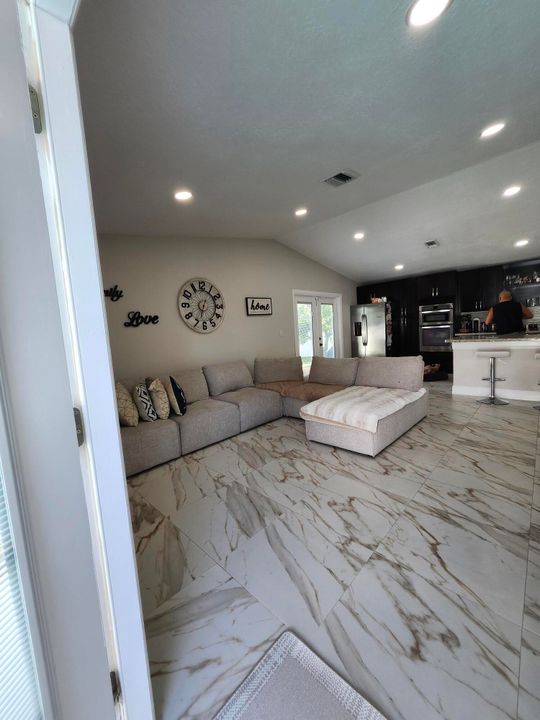 Active With Contract: $535,000 (3 beds, 2 baths, 1424 Square Feet)