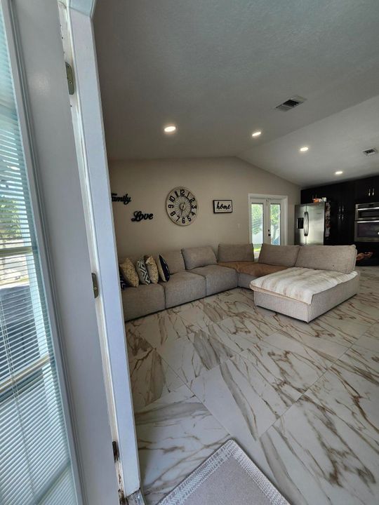 Active With Contract: $535,000 (3 beds, 2 baths, 1424 Square Feet)