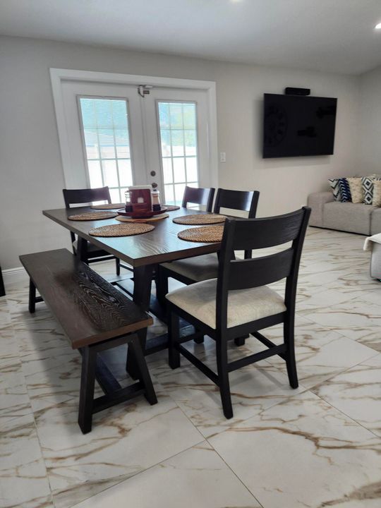 Active With Contract: $535,000 (3 beds, 2 baths, 1424 Square Feet)