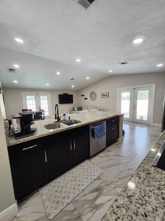 Active With Contract: $535,000 (3 beds, 2 baths, 1424 Square Feet)