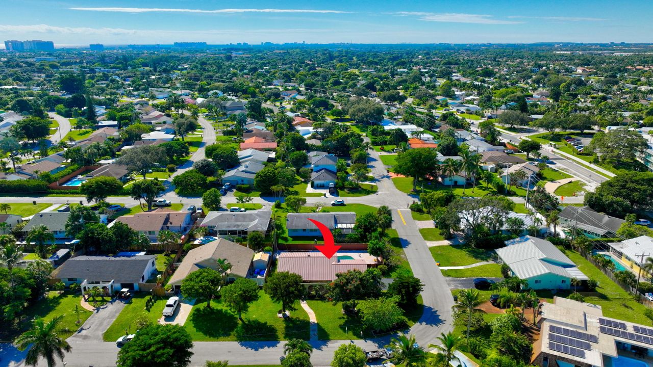 Active With Contract: $729,900 (3 beds, 2 baths, 1416 Square Feet)