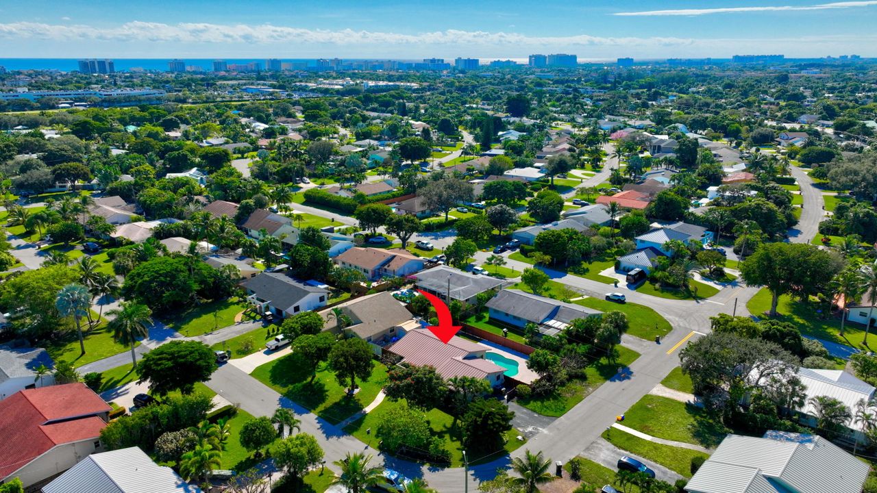 Active With Contract: $729,900 (3 beds, 2 baths, 1416 Square Feet)