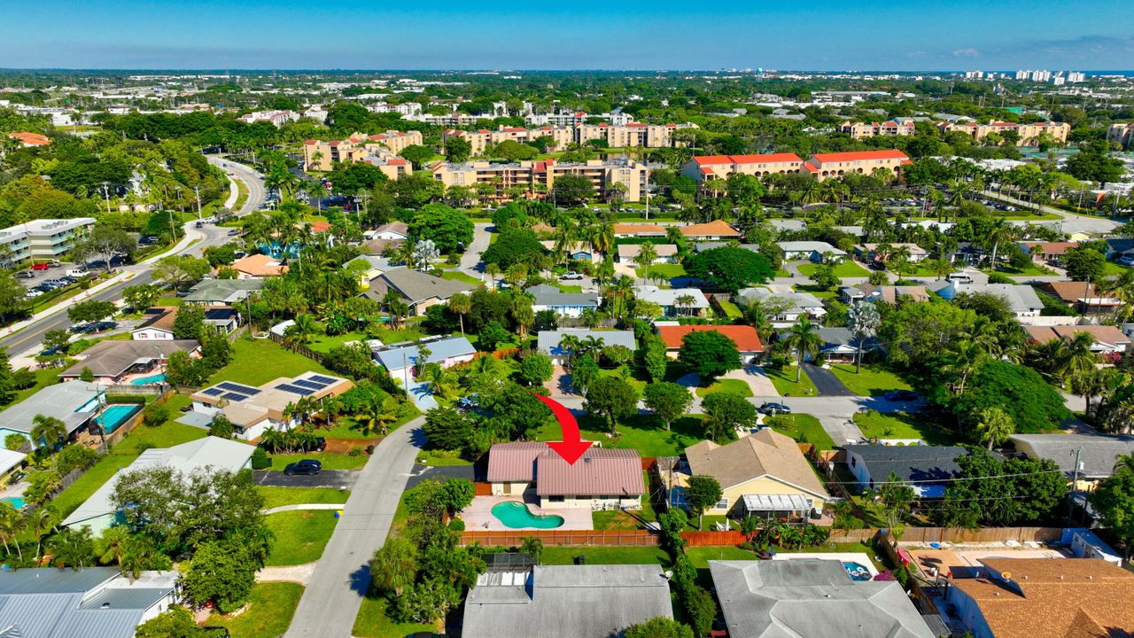 Active With Contract: $729,900 (3 beds, 2 baths, 1416 Square Feet)