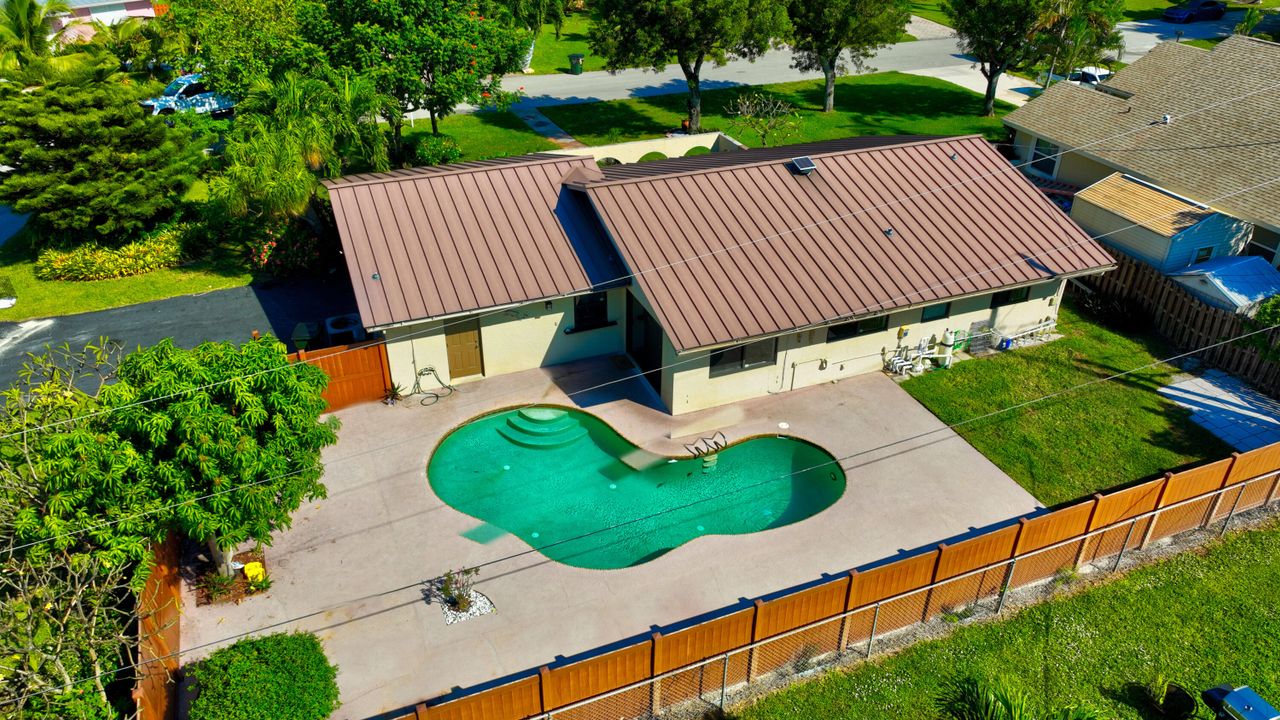 Active With Contract: $729,900 (3 beds, 2 baths, 1416 Square Feet)