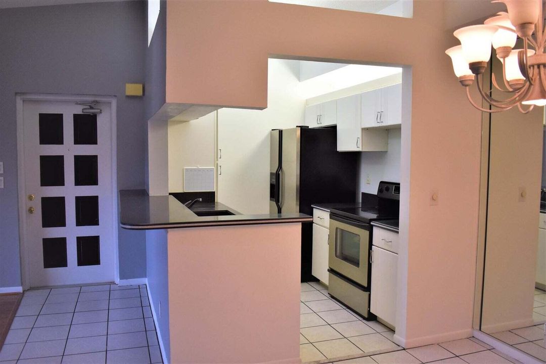 В аренду: $1,750 (2 спален, 2 ванн, 1018 Квадратных фут)