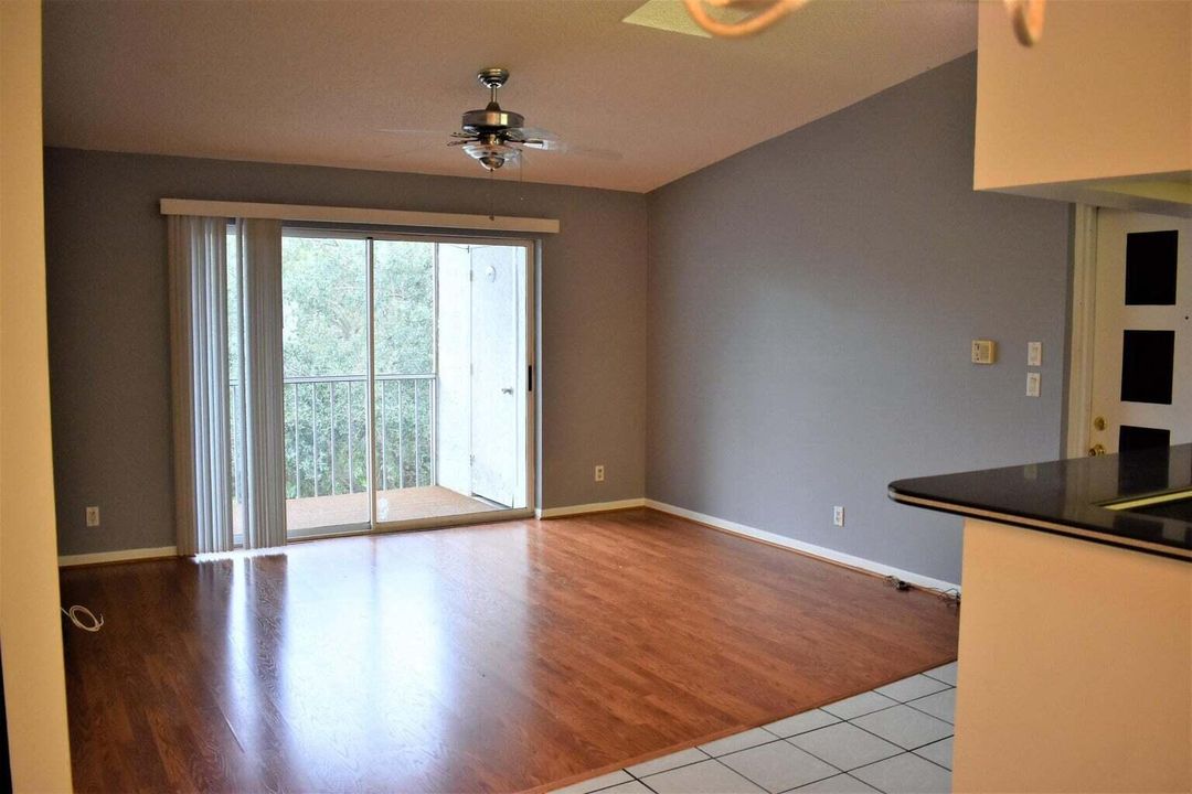 В аренду: $1,750 (2 спален, 2 ванн, 1018 Квадратных фут)