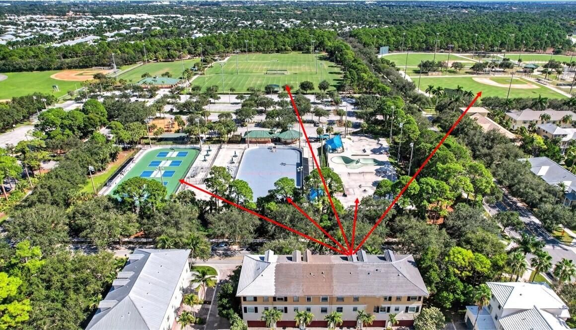 For Sale: $549,000 (4 beds, 2 baths, 1938 Square Feet)