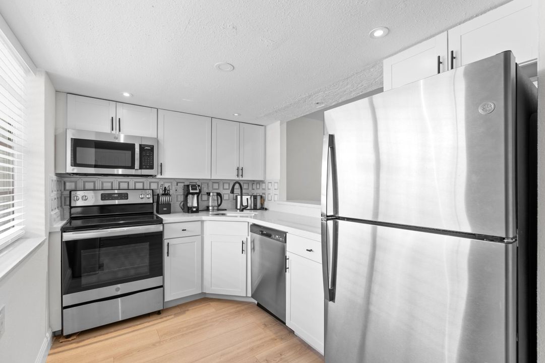 待售: $225,000 (2 贝兹, 2 浴室, 1120 平方英尺)