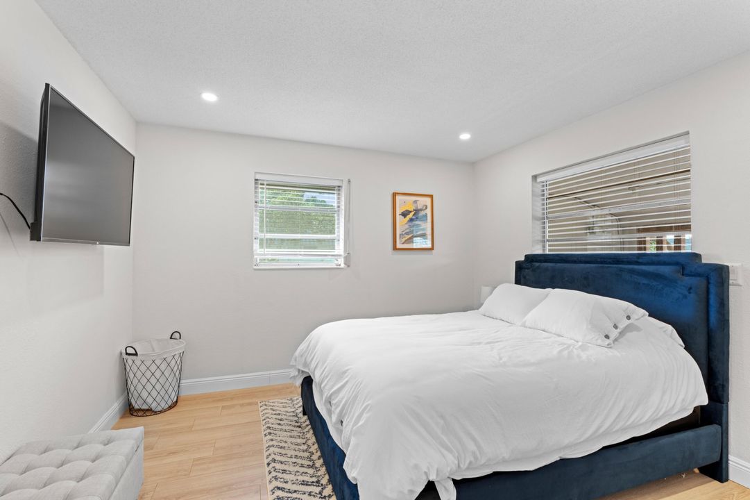 待售: $225,000 (2 贝兹, 2 浴室, 1120 平方英尺)