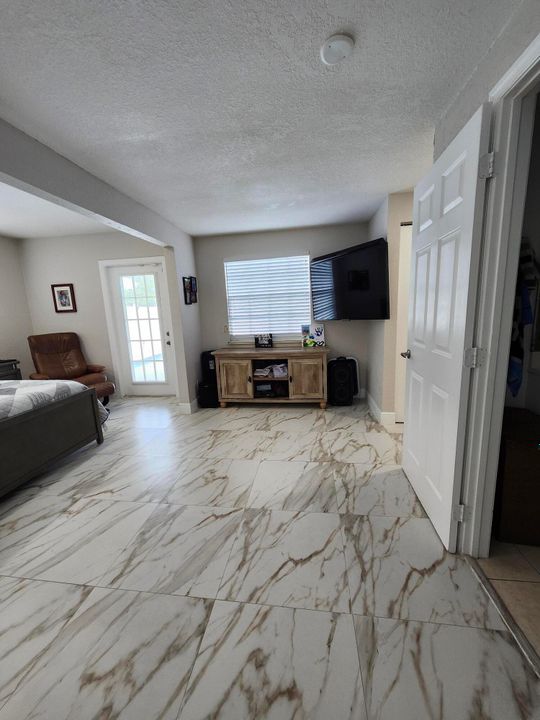 Active With Contract: $535,000 (3 beds, 2 baths, 1424 Square Feet)