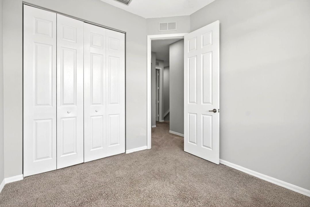 For Sale: $549,000 (4 beds, 2 baths, 1938 Square Feet)