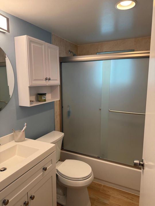 For Sale: $125,000 (2 beds, 2 baths, 907 Square Feet)