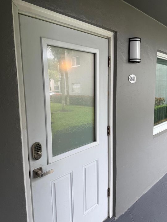 For Sale: $125,000 (2 beds, 2 baths, 907 Square Feet)