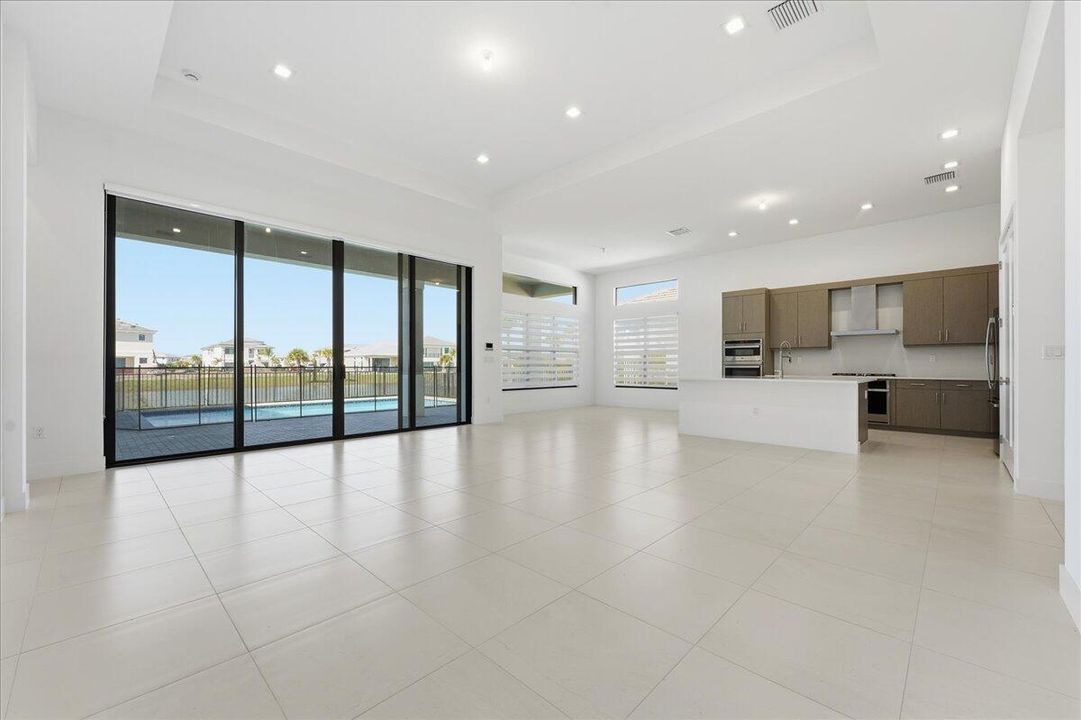 出租: $7,600 (4 贝兹, 4 浴室, 3248 平方英尺)