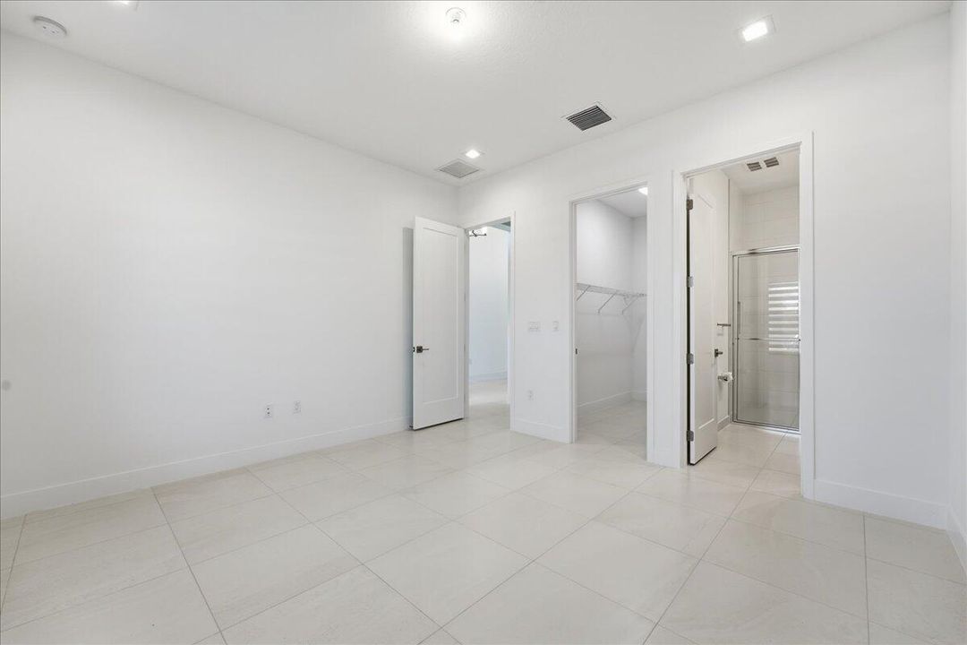 出租: $7,600 (4 贝兹, 4 浴室, 3248 平方英尺)