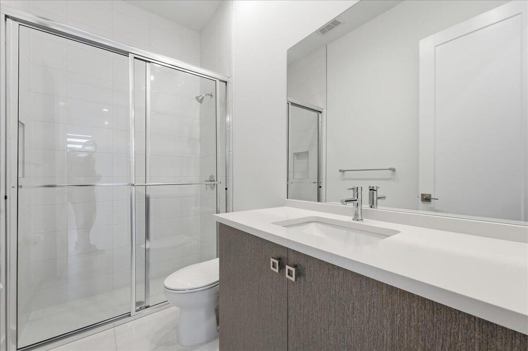 出租: $7,600 (4 贝兹, 4 浴室, 3248 平方英尺)