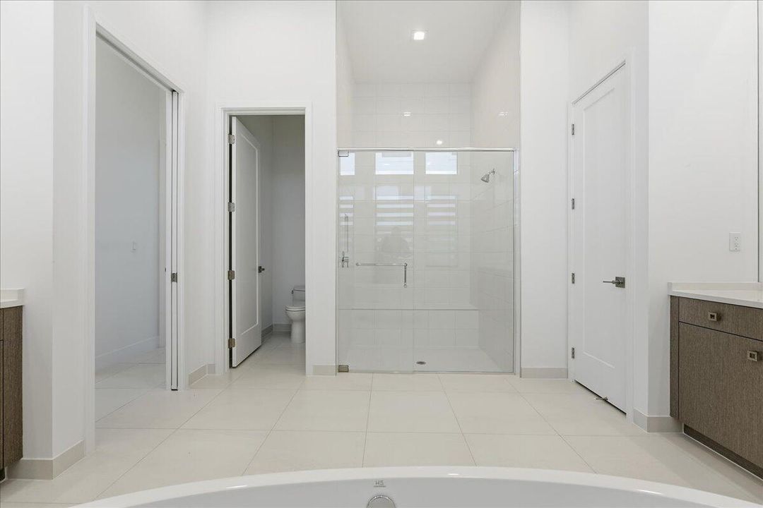 出租: $7,600 (4 贝兹, 4 浴室, 3248 平方英尺)