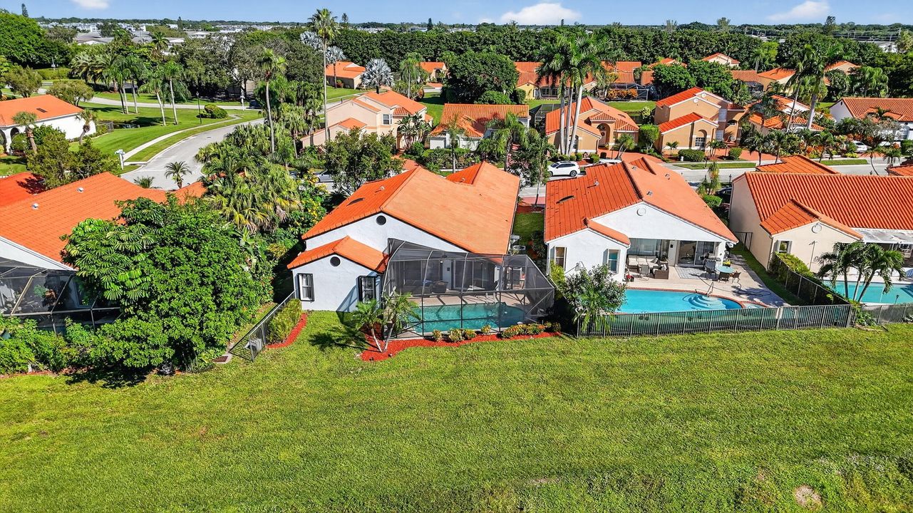 En Venta: $720,000 (4 camas, 2 baños, 2177 Pies cuadrados)