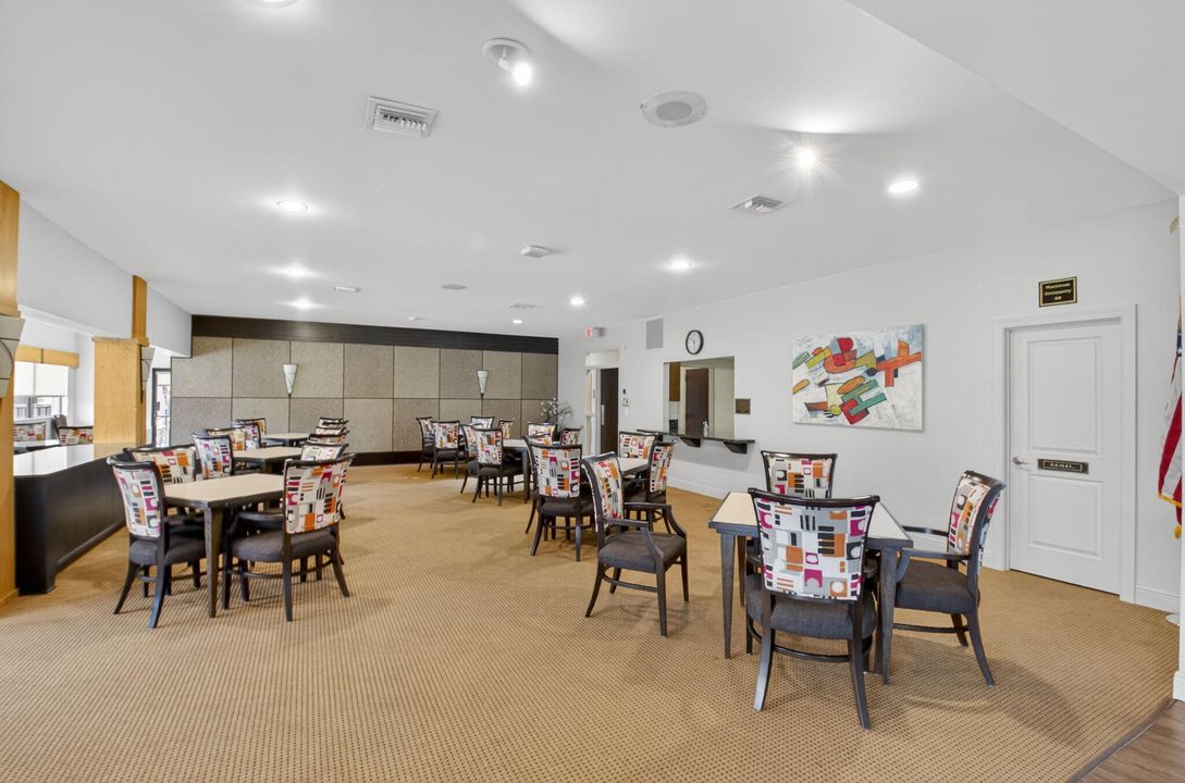 En Venta: $720,000 (4 camas, 2 baños, 2177 Pies cuadrados)