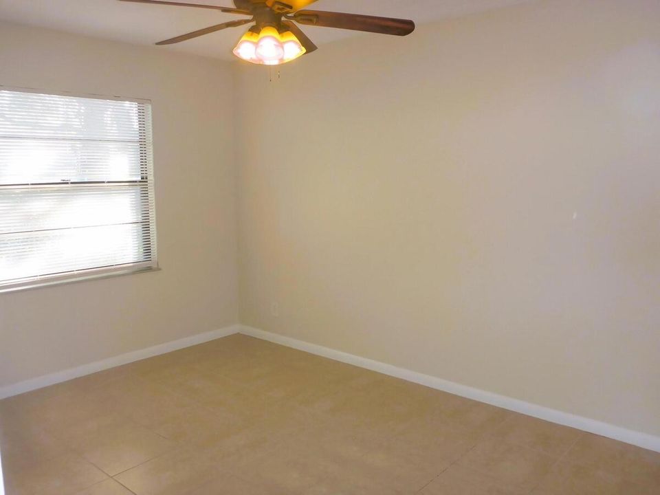 出租: $2,795 (3 贝兹, 2 浴室, 1102 平方英尺)