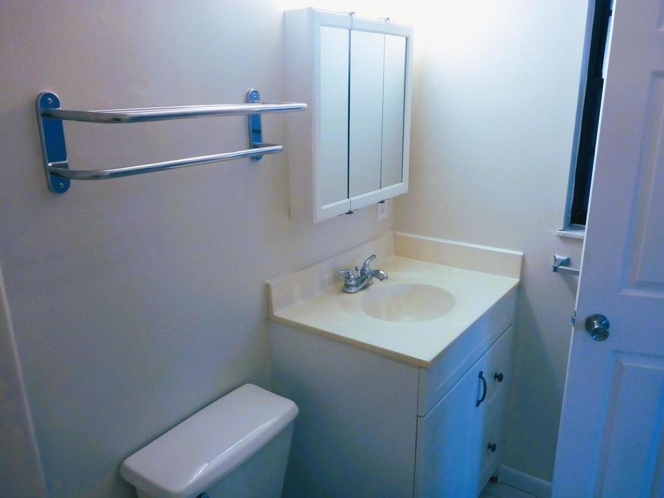 出租: $2,795 (3 贝兹, 2 浴室, 1102 平方英尺)