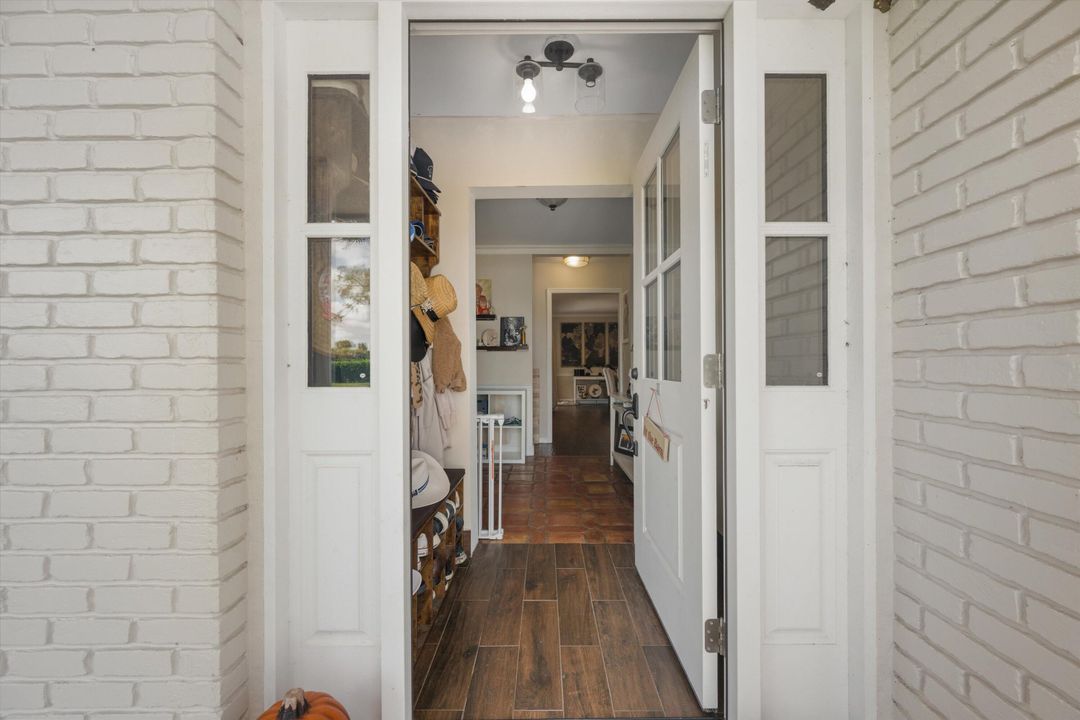 待售: $3,999,500 (6 贝兹, 3 浴室, 2702 平方英尺)