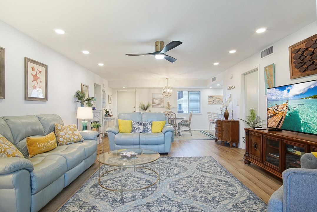 待售: $325,000 (2 贝兹, 2 浴室, 1184 平方英尺)