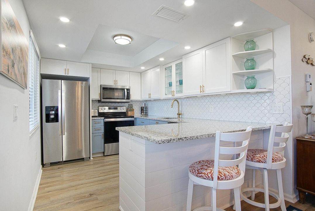 待售: $325,000 (2 贝兹, 2 浴室, 1184 平方英尺)