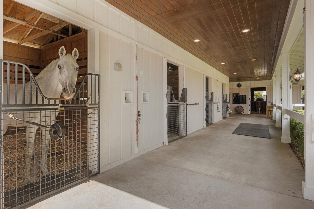 待售: $3,999,500 (6 贝兹, 3 浴室, 2702 平方英尺)