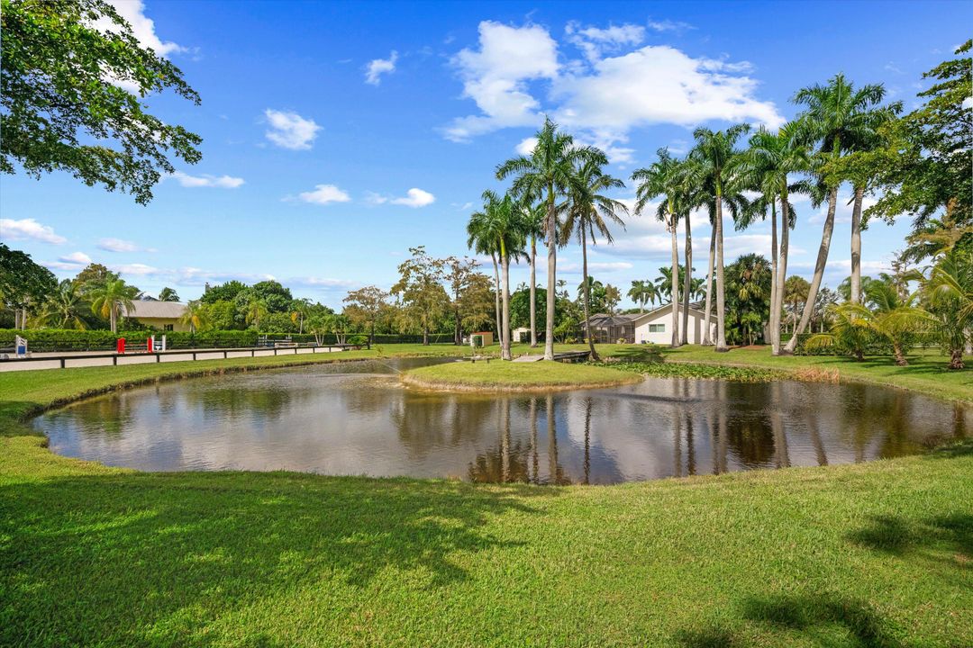 待售: $3,999,500 (6 贝兹, 3 浴室, 2702 平方英尺)