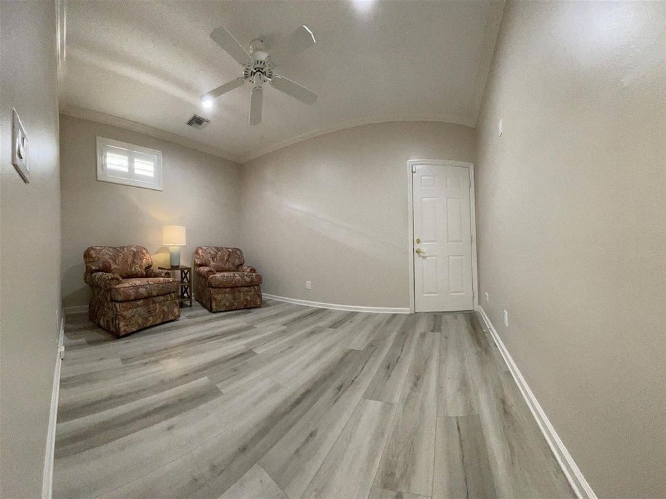 For Sale: $699,900 (3 beds, 2 baths, 2377 Square Feet)