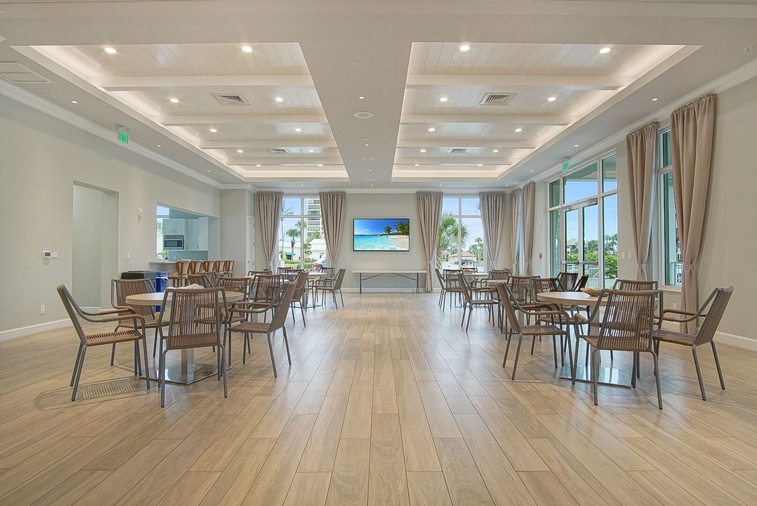 待售: $325,000 (2 贝兹, 2 浴室, 1184 平方英尺)