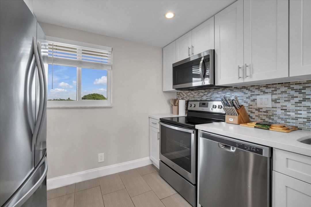 For Rent: $8,500 (2 beds, 2 baths, 1100 Square Feet)