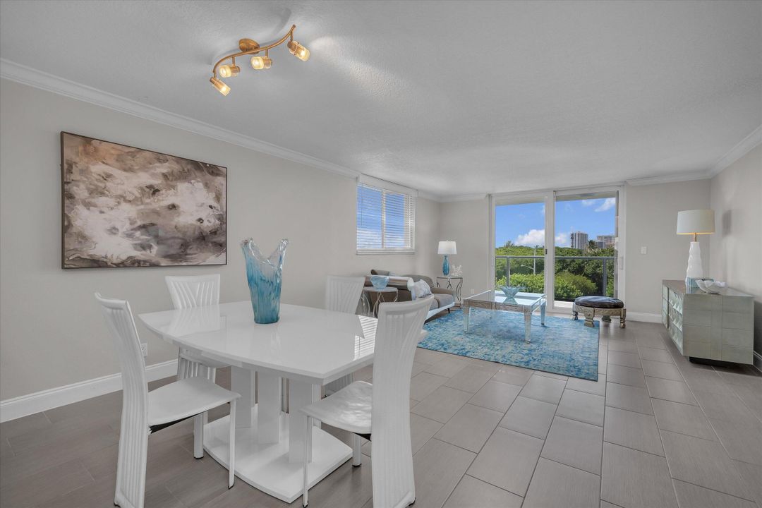 For Rent: $8,500 (2 beds, 2 baths, 1100 Square Feet)