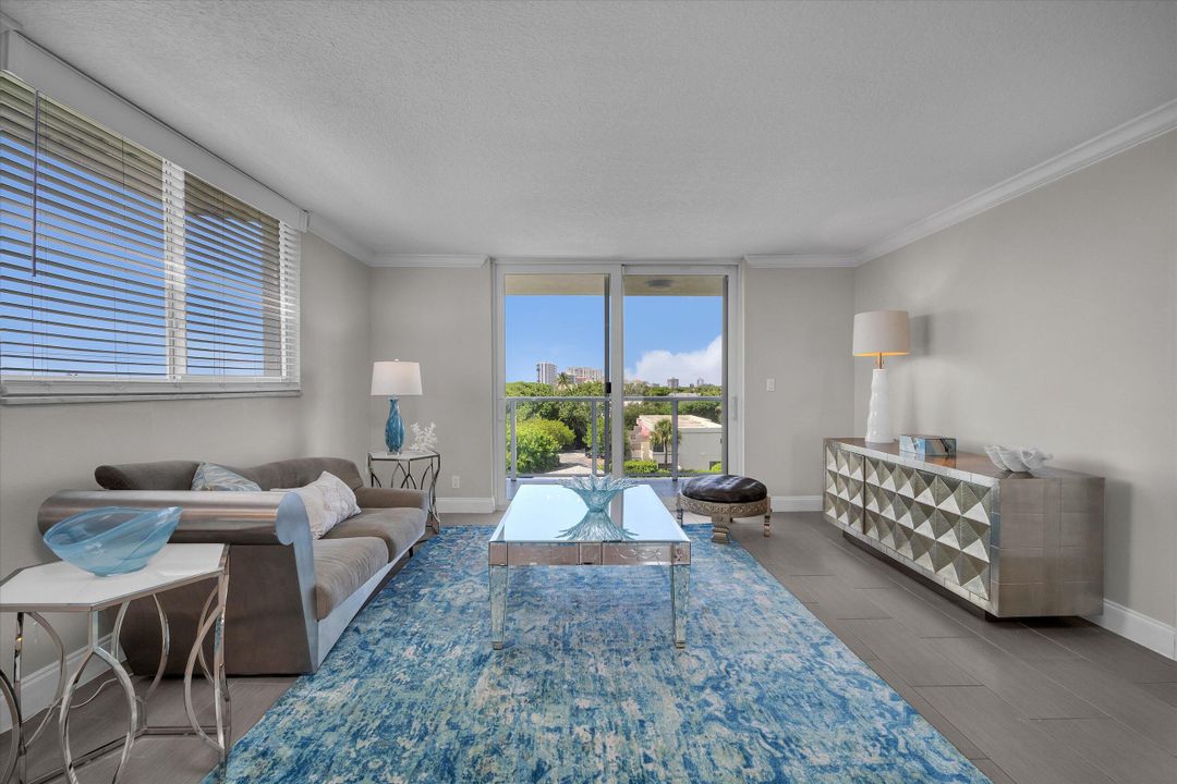 For Rent: $8,500 (2 beds, 2 baths, 1100 Square Feet)