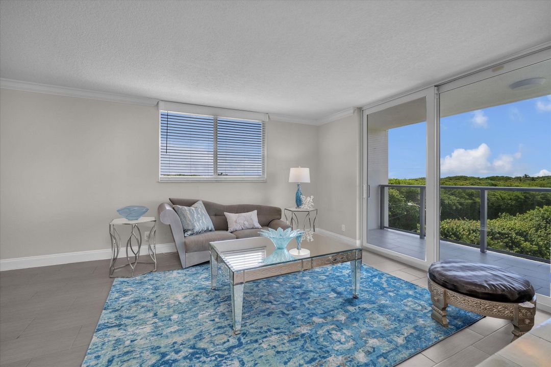 For Rent: $8,500 (2 beds, 2 baths, 1100 Square Feet)