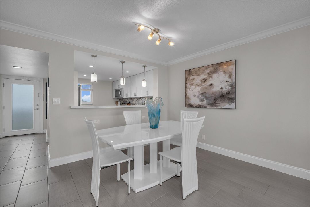 For Rent: $8,500 (2 beds, 2 baths, 1100 Square Feet)