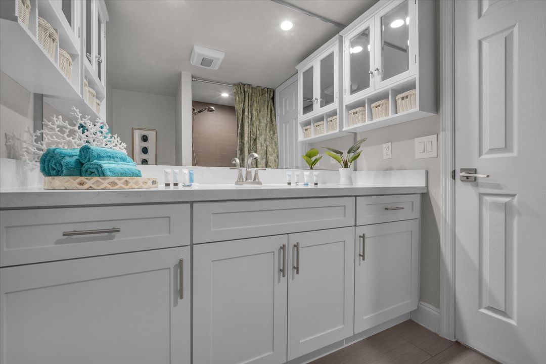 For Rent: $8,500 (2 beds, 2 baths, 1100 Square Feet)