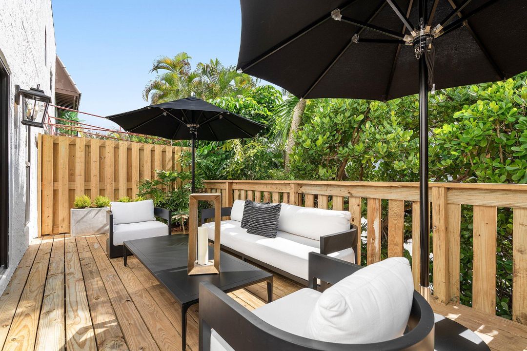 待售: $1,370,000 (2 贝兹, 2 浴室, 1292 平方英尺)